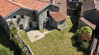 Maison  de 376 m² + salle de spectacle de 128m² à Sorde-l'abbaye 11 pièce(s)