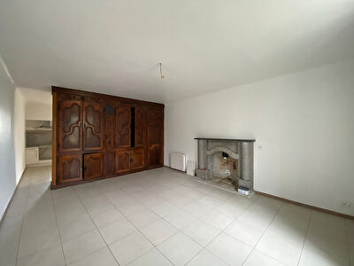 Maison de 6 pièces sur terrain de 900 m², secteur POUILLON