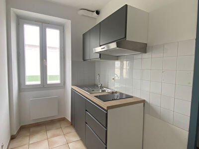 Appartement de 3 pièces 47 m², POUILLON centre bourg