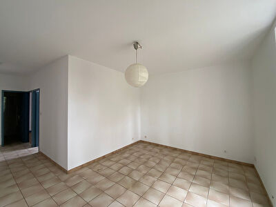 Appartement de 3 pièces 47 m², POUILLON centre bourg