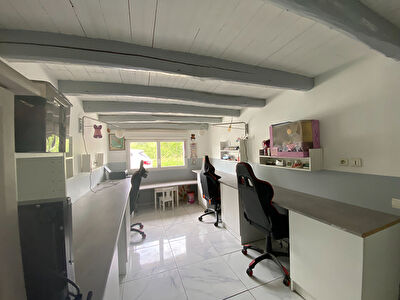 Maison de pays, 5 pièces, sur terrain de 850 m², POUILLON