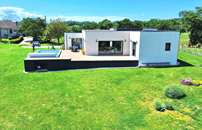 Villa contemporaine 5 pièces 133 m² avec piscine, proche ORTHEZ