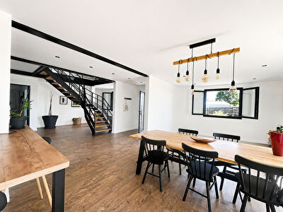 Maison de standing PEYREHORADE 5 pièces 165 m²