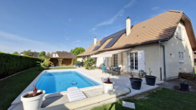 Maison rénovée 6 pièces 189 m² avec piscine proche ORTHEZ