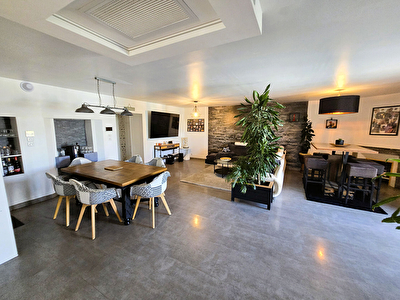 Maison de 198 m² sur un terrain de 1 500 m²