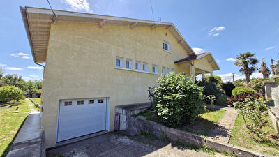 Maison traditionnelle 7 pièces 137 m² sur sous-sol total, PUYOO