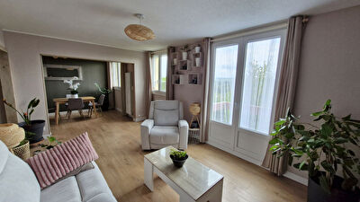 Appartement 4 pièces 95 m² rénové avec garage centre ORTHEZ