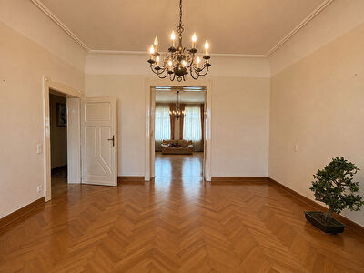 Maison de caractère 9 pièces 322 m² au centre ville de Sarrebourg.