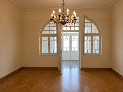 Maison de caractère 9 pièces 322 m² au centre ville de Sarrebourg.