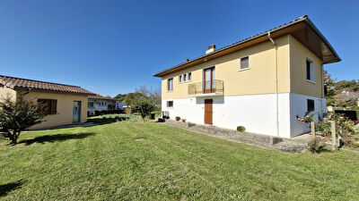 Maison SAUVETERRE DE BEARN 6 pièces 150 m²