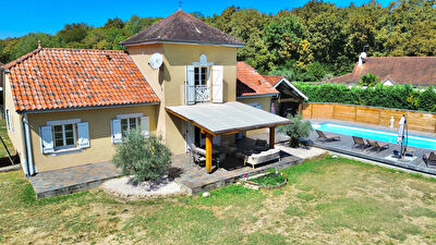 Maison MONT 7 pièces 145 m² avec piscine
